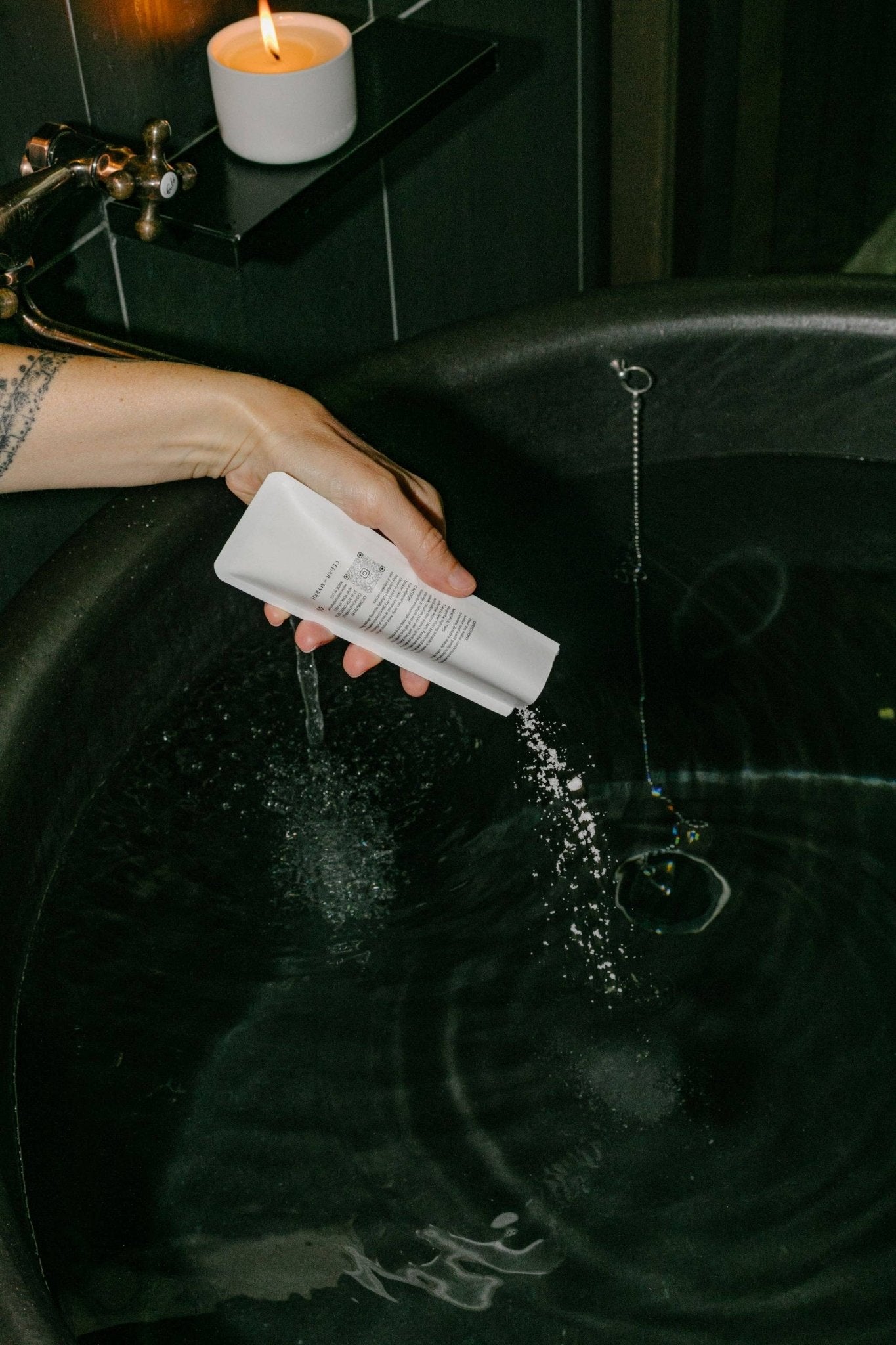 Cedar and Myrrh - Hinoki Bath Salt Gift Set – Epsom & Mediterranean Sea Salt Blend(40g x 5 pouches) - The Look and Co