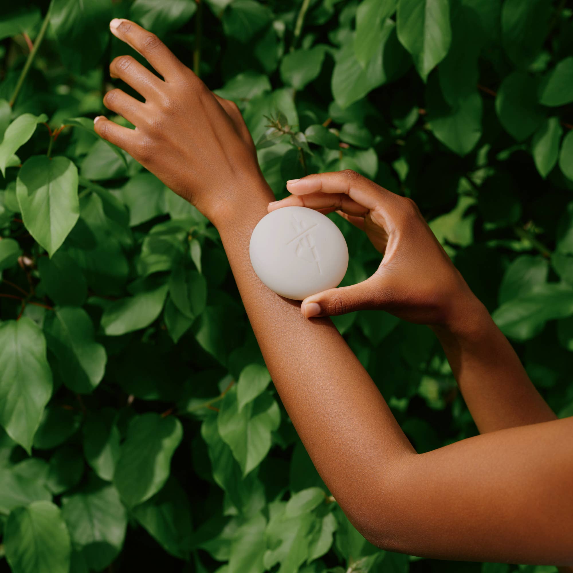 Kate McLeod - Bergamot Mint | Deep Moisturizing Lotion Bar - The Look and Co