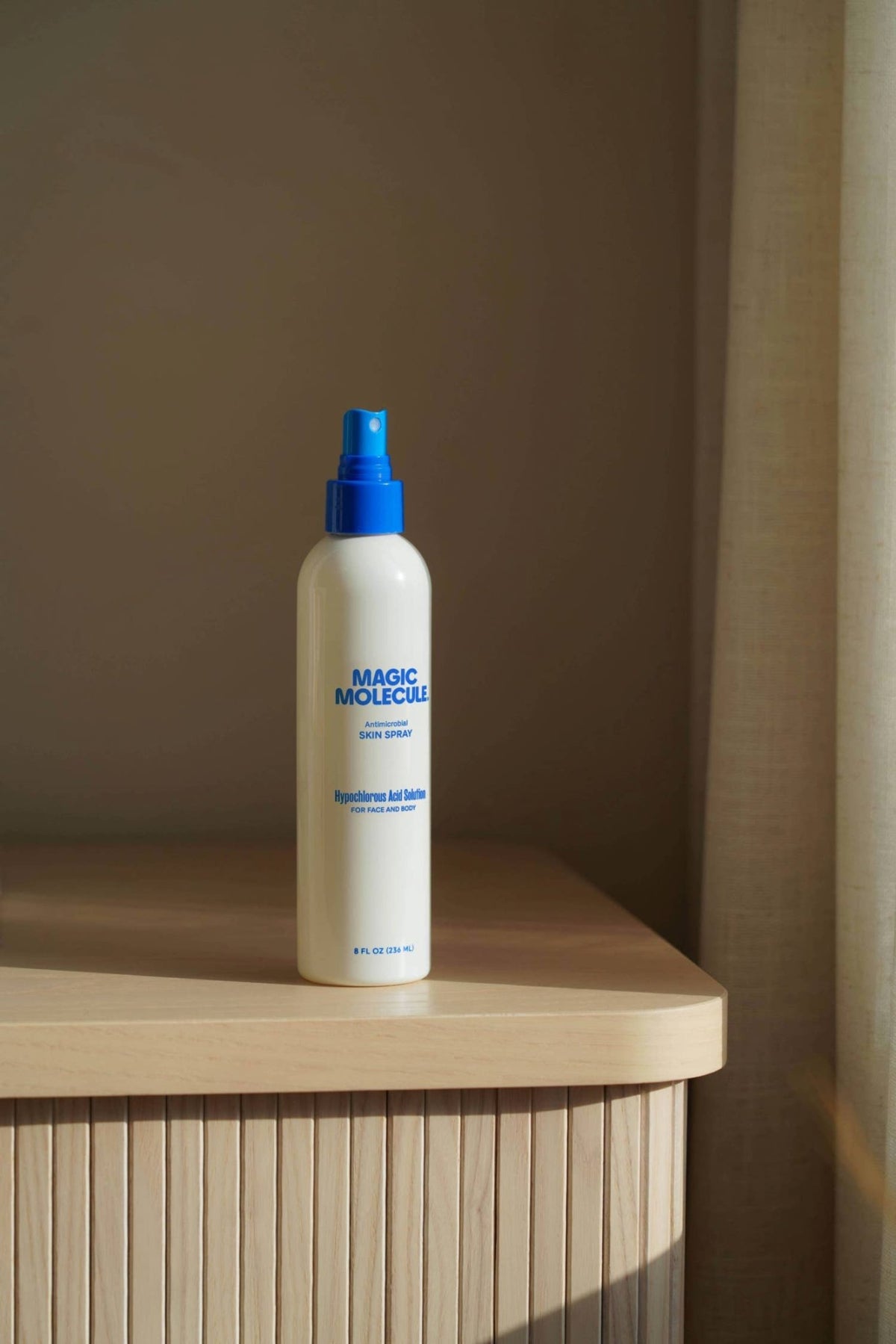 Magic Molecule - Magic Molecule Hypochlorous Acid Spray: 12ct Standard 8oz - The Look and Co
