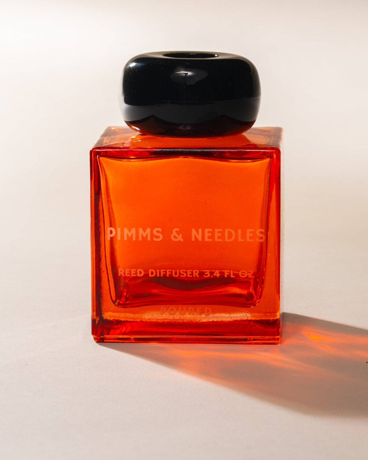 Poured New York - PIMMS & NEEDLES Candle - The Look and Co