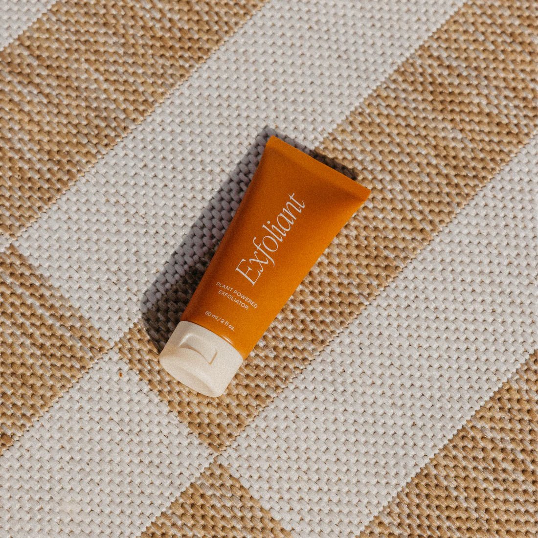 The Daily Essential Co. Exfoliant - The Look and Co