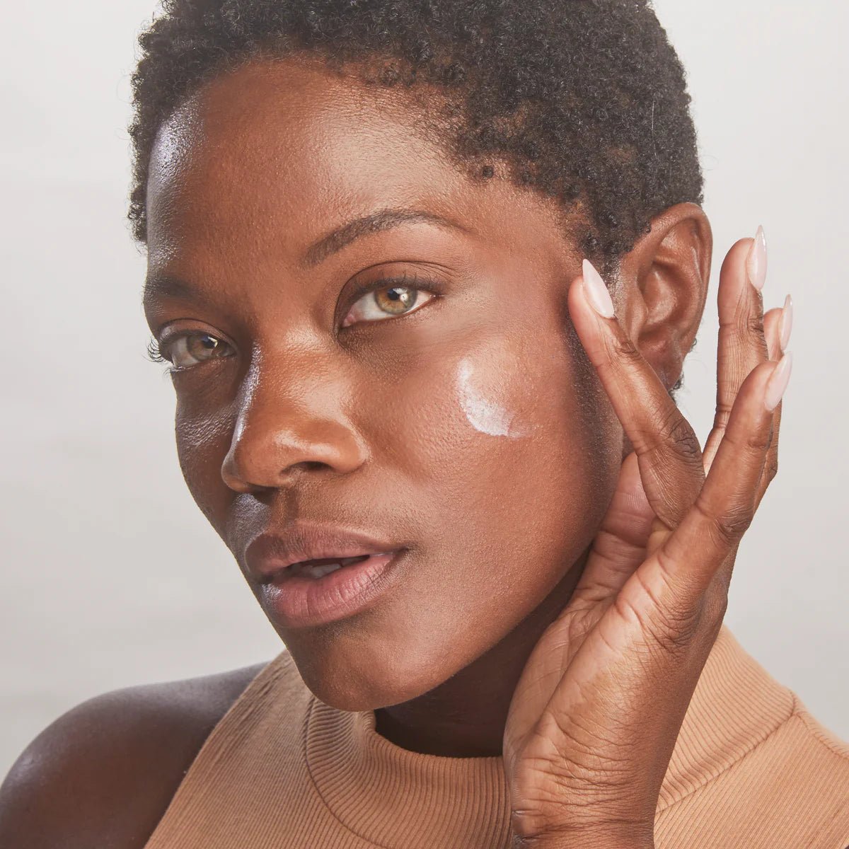 Total Protection® No-Show™ Mineral Sunscreen SPF 50 - The Look and Co