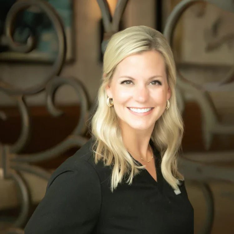 Whitney's Must Haves - The Look and Co