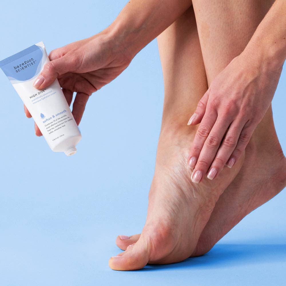 Barefoot Scientist - High Dive | Intensive hydration for smoother feet - The Look and Co