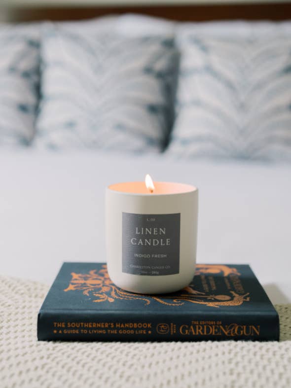 Charleston Candle Co. - L.03 Indigo Fresh Linen Candle - The Look and Co