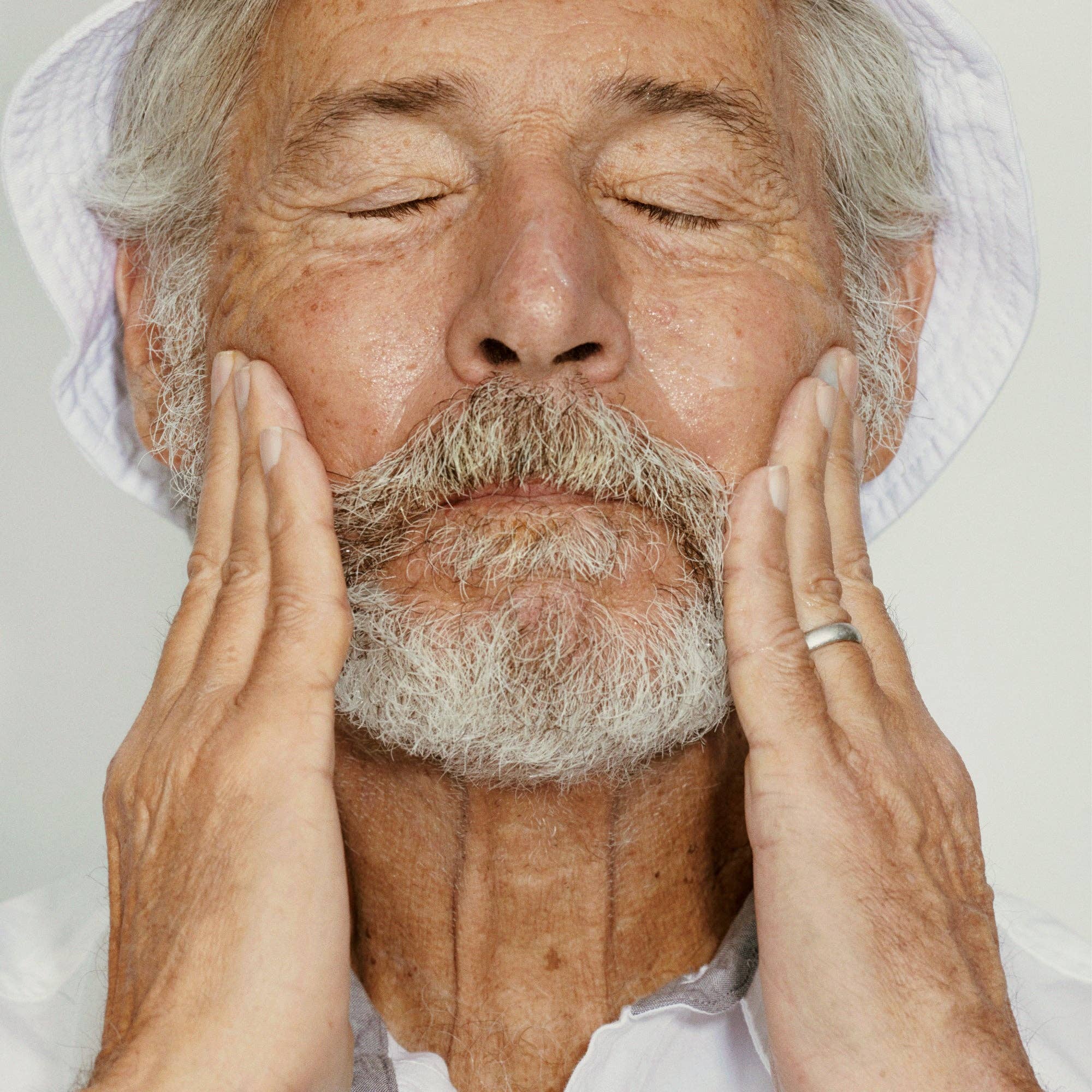 DUNE Suncare - The Mug Guard - The Look and Co