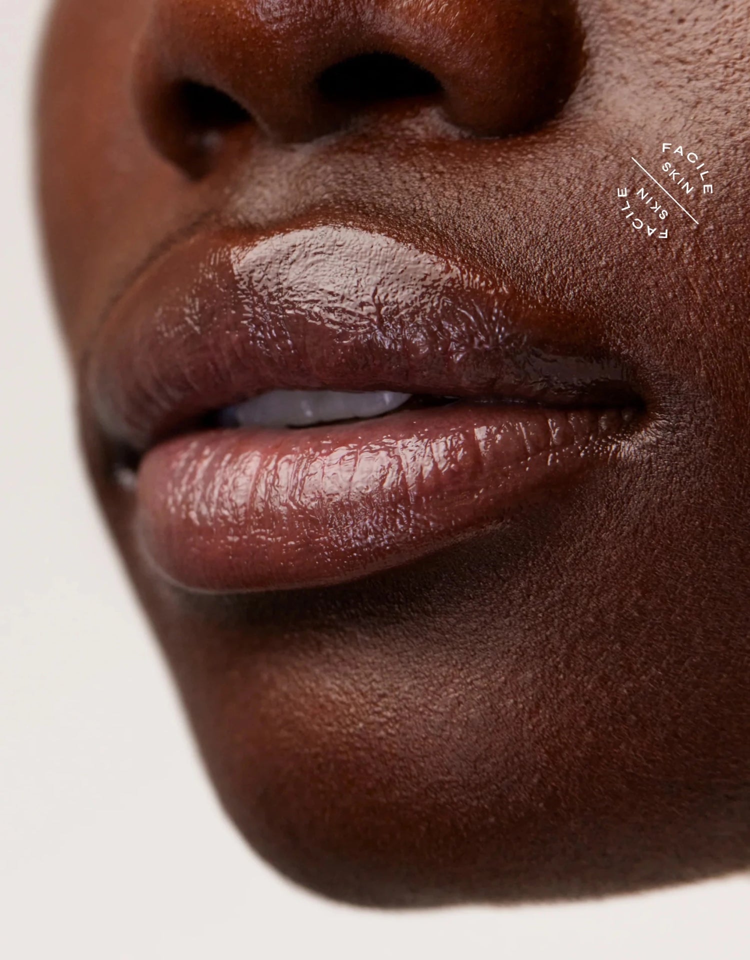 Facile Lip Jelly Hydrating Glossy Peptide Treatment - The Look and Co
