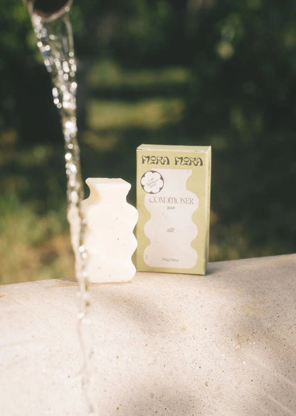 Flora Flora Co Silk Conditioner Bar - Late Summer - The Look and Co