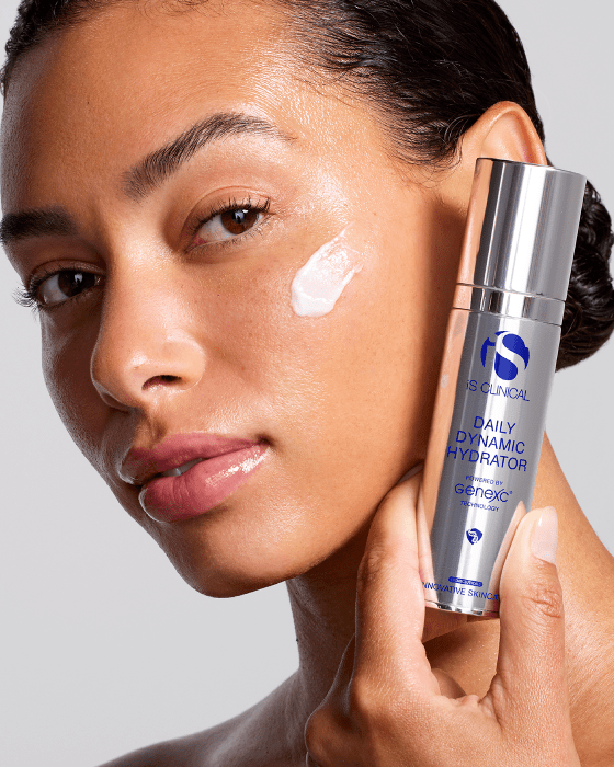 iS Clinical Daily Dynamic Hydrator - The Look and Co