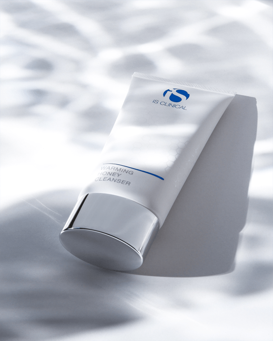 iS Clinical Warming Honey Cleanser - The Look and Co