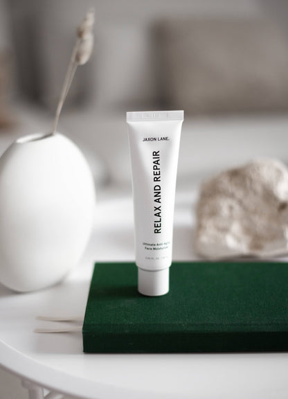 JAXON LANE - RELAX AND REPAIR Anti - Aging Face Moisturizer Men Skin Care - The Look and Co