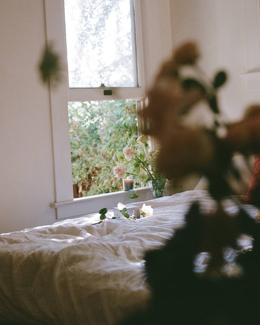 Lavune - N˚07 Rosewood Candle | Bruised Rose &amp; Sandalwood - The Look and Co