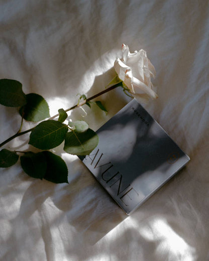 Lavune - N˚07 Rosewood Candle | Bruised Rose &amp; Sandalwood - The Look and Co