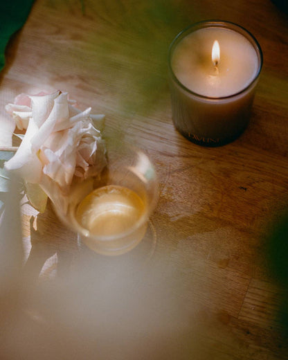 Lavune - N˚07 Rosewood Candle | Bruised Rose &amp; Sandalwood - The Look and Co