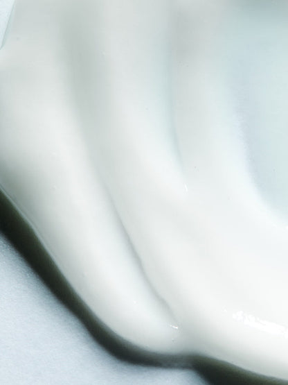 LESSE Calming Cleanser - The Look and Co