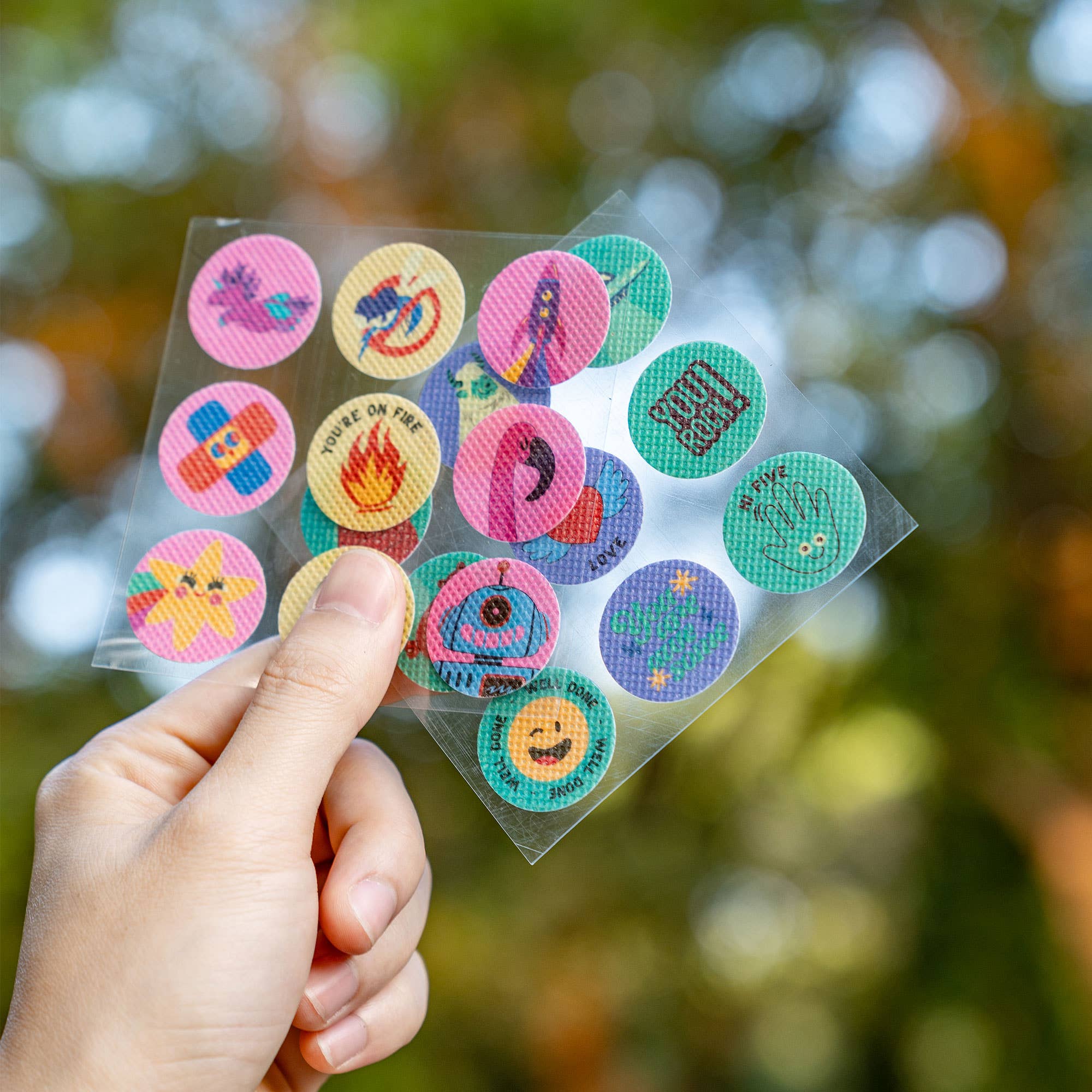 Luna Naturals - Kids Mosquito Repellent Patches | Fresh &amp; Herbal | 90 Pack - The Look and Co