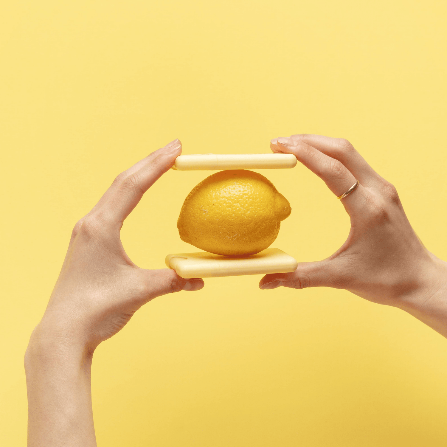 Noshinku - Refillable Lemon Ylang - Ylang Moisturizing Pocket Sanitizer - The Look and Co