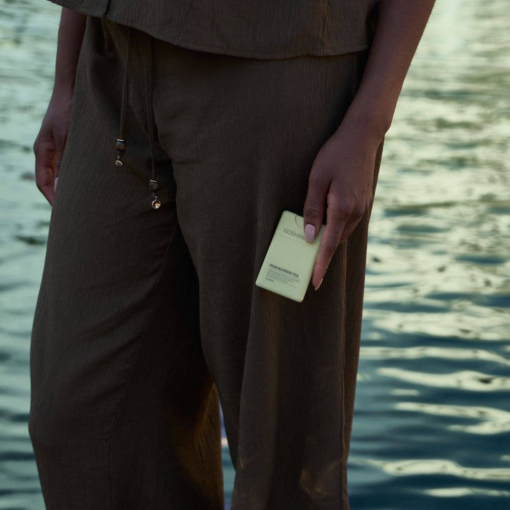 Noshinku - Refillable Pear Blossom Tea Hydrating Pocket Hand Sanitizer - The Look and Co