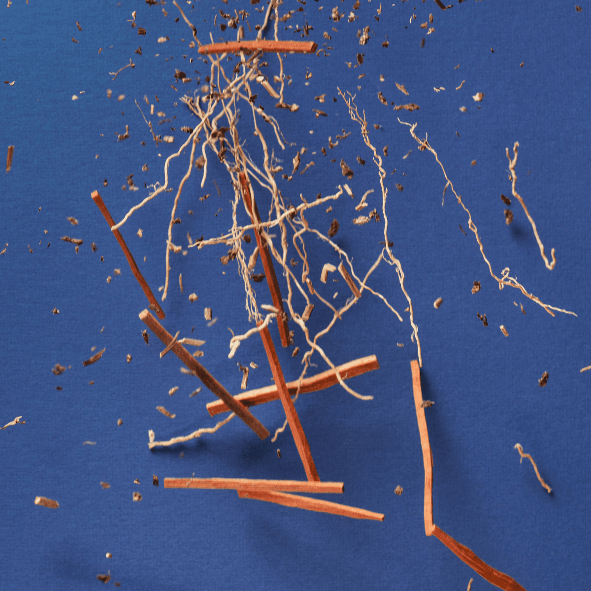 Noshinku - Refillable Vetiver Patchouli Hydrating Pocket Hand Sanitizer - The Look and Co