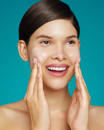 Omni Bioceuticals - Biome Boosting Facial Cleanser with M-007® - The Look and Co
