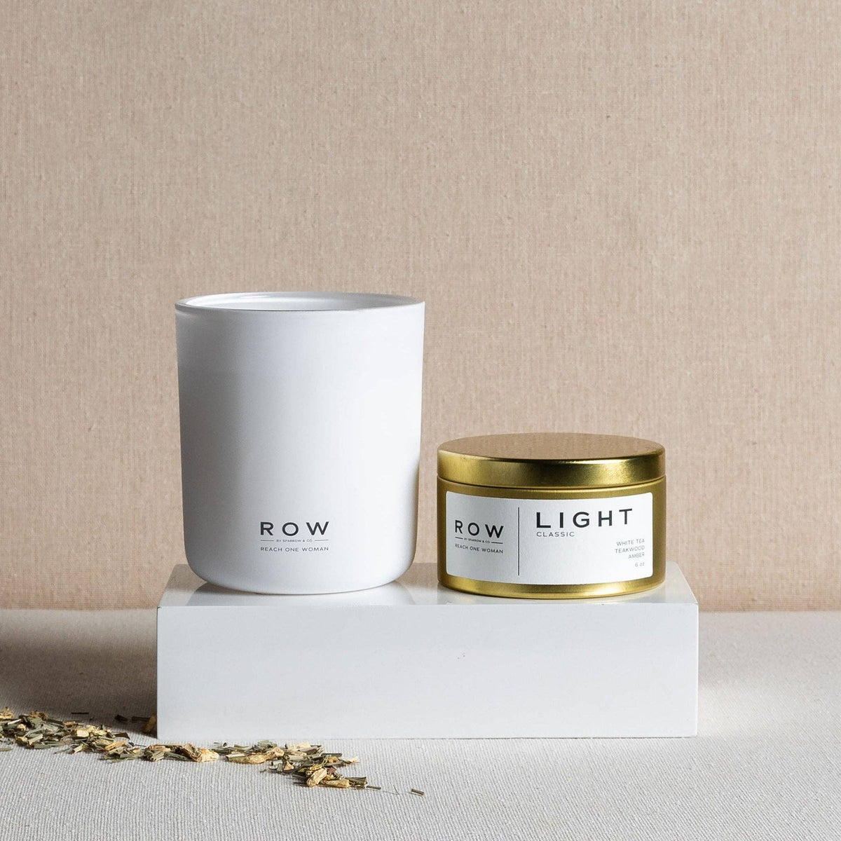 ROW by Sparrow &amp; Co - Classic Light Glass Candle - The Look and Co
