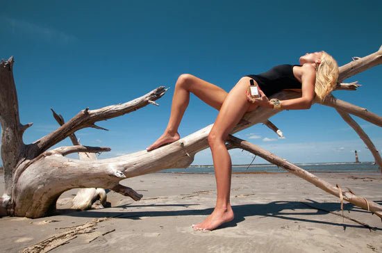 The Buzz BEACH Body Glow + Bug Defying Beauty Oil - The Look and Co