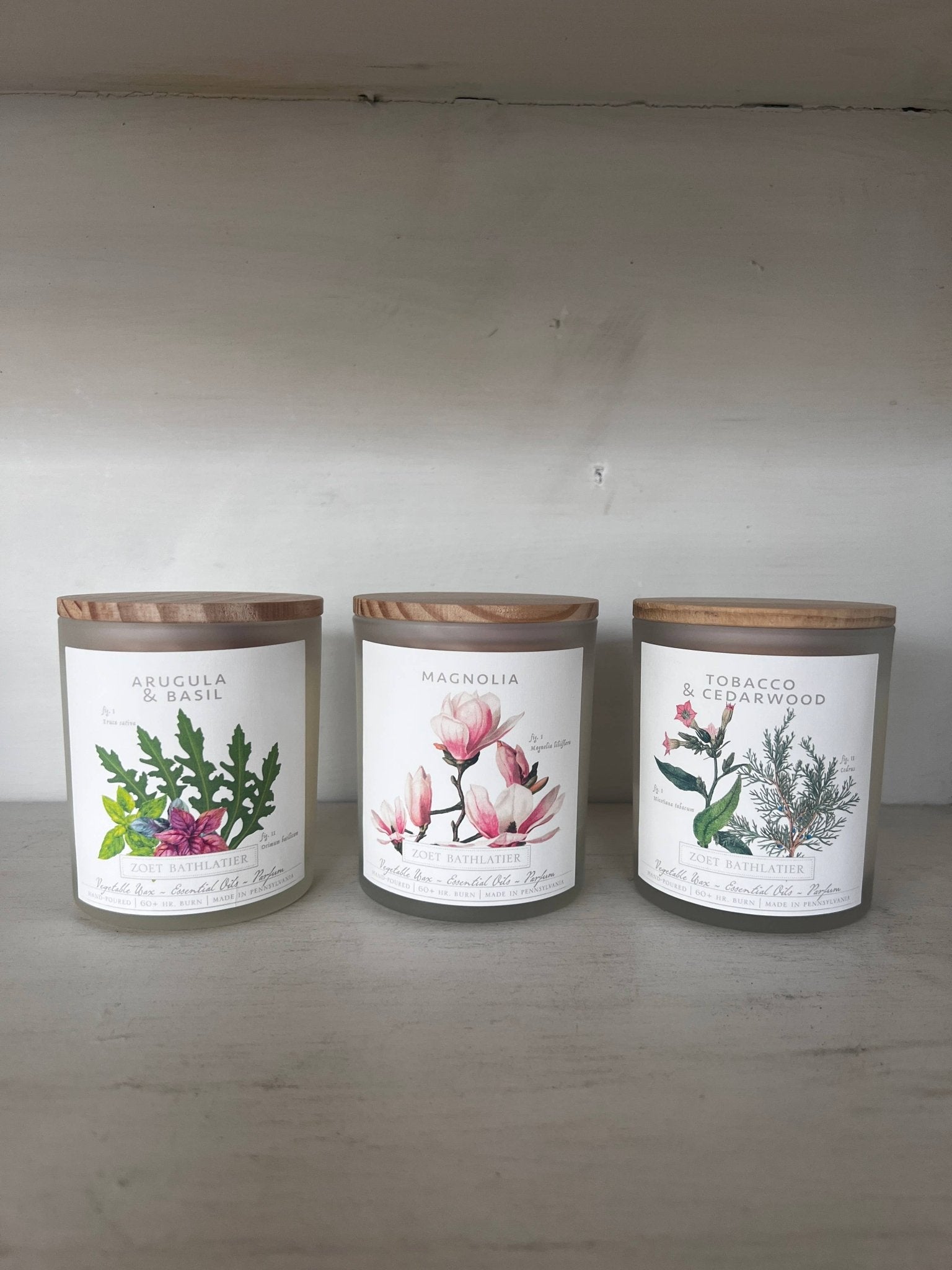 Zoet Bathlatier - Tobacco &amp; Cedarwood / Botanical Candle Collection - The Look and Co